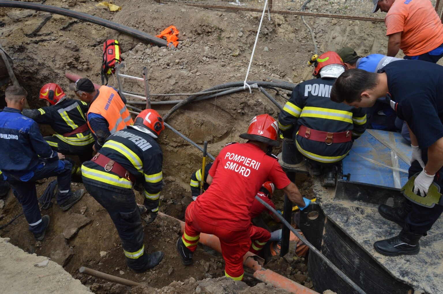 O masă de grăsime de 100 de tone, descoperită în canalizare în estul Londrei