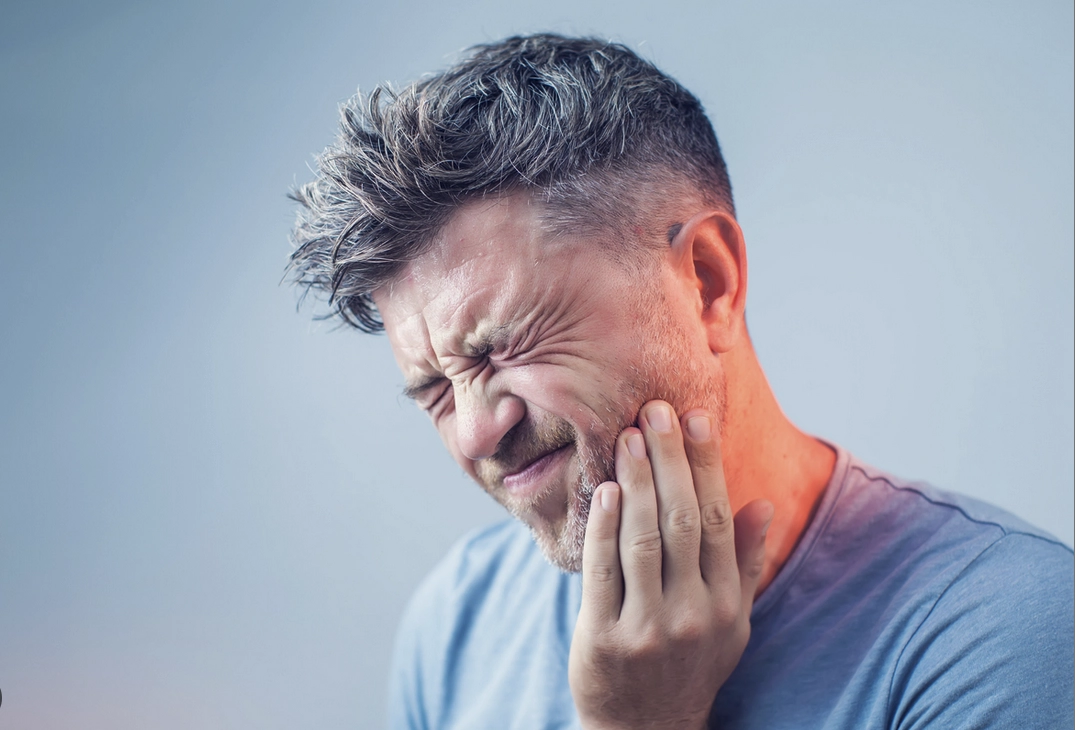 Dr. Lorelei Nassar avertizează: Doar un sfert dintre români au toți dinții, iar bolile gingivale sunt în creștere