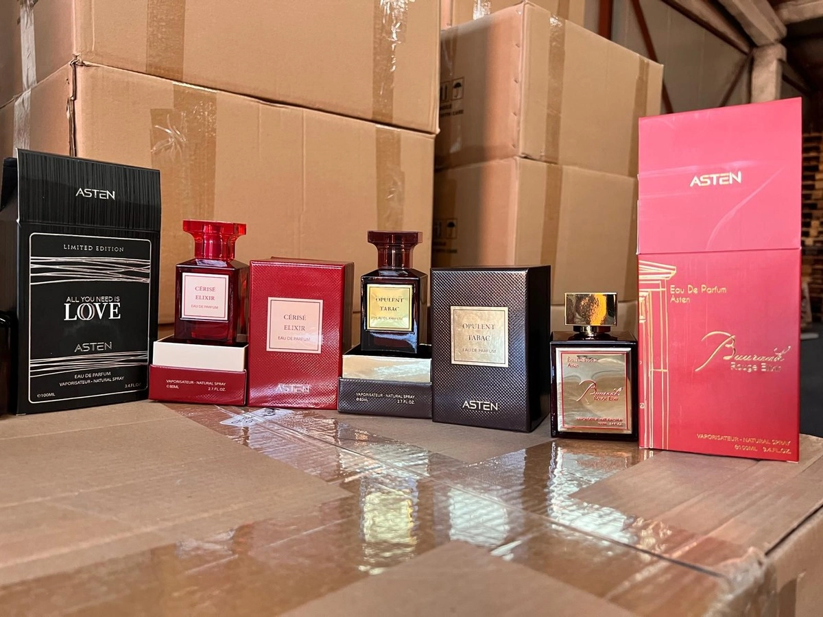 Bunuri de 905.000 lei suspecte de contrafacere, descoperite de inspectorii vamali din cadrul Biroului de Frontieră Constanţa