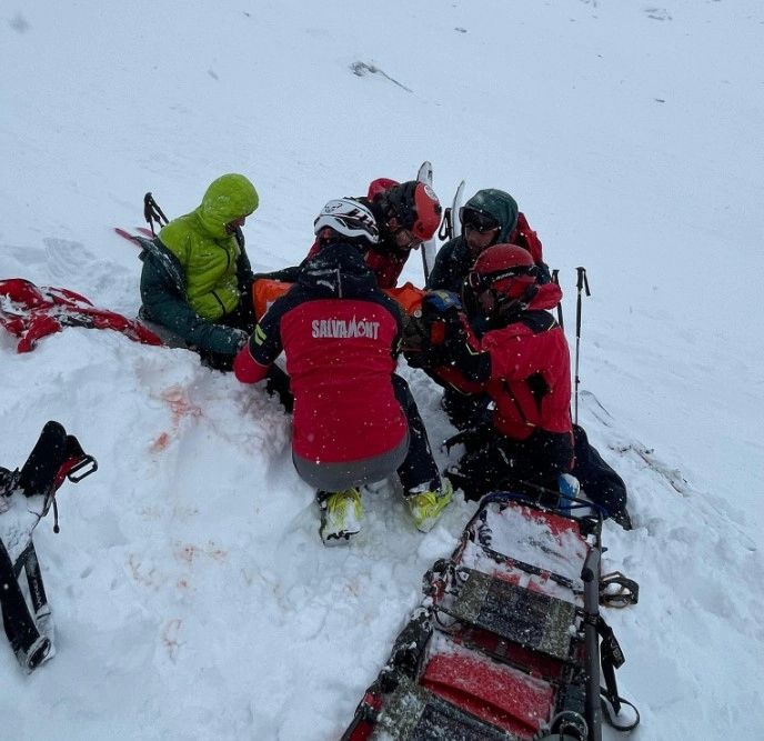 Turist salvat de pe munte, după ce a cerut ajutor pe email