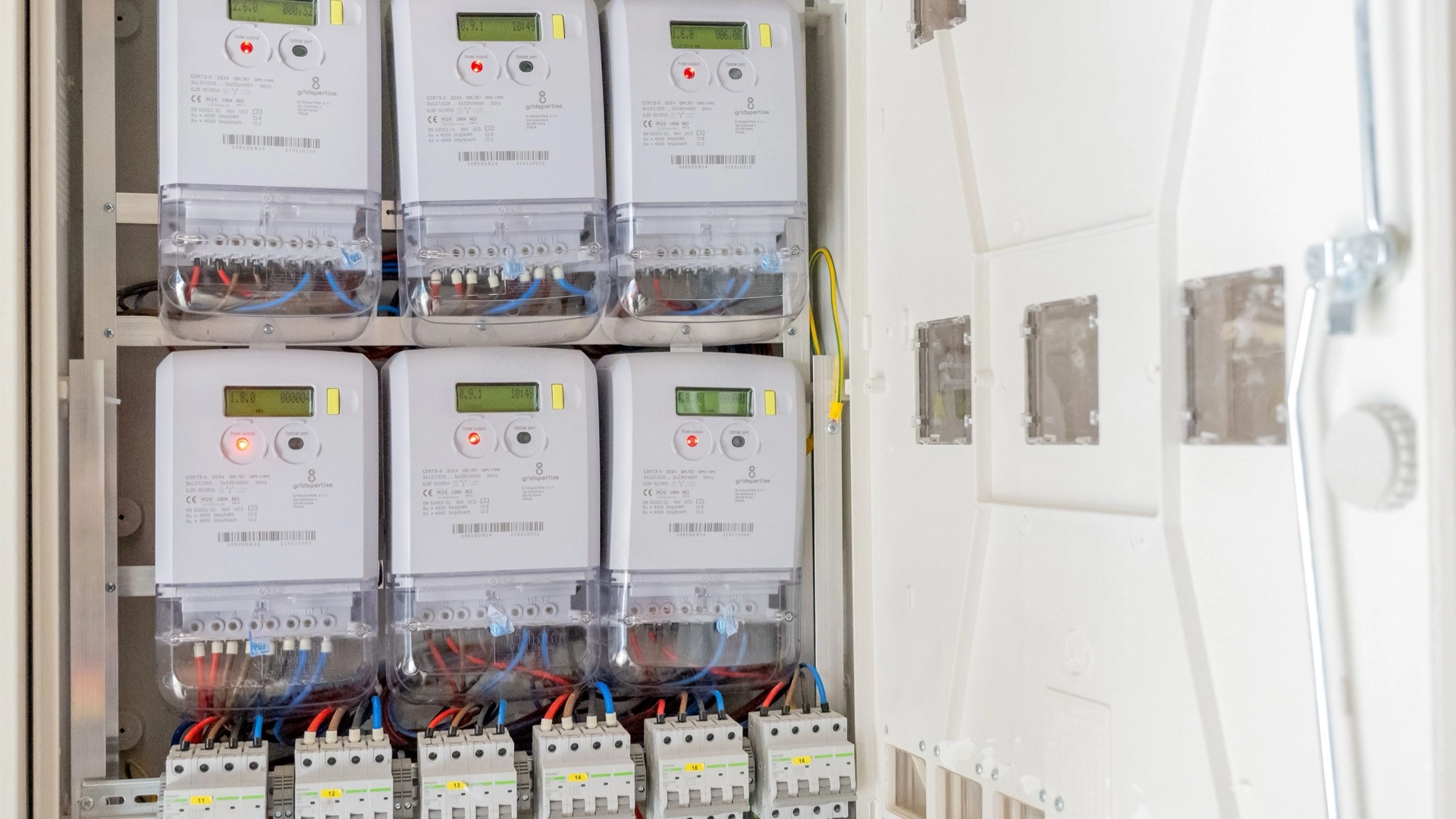 ANRE vrea să eticheteze pe culori furnizorii de energie pe baza reclamațiilor primite