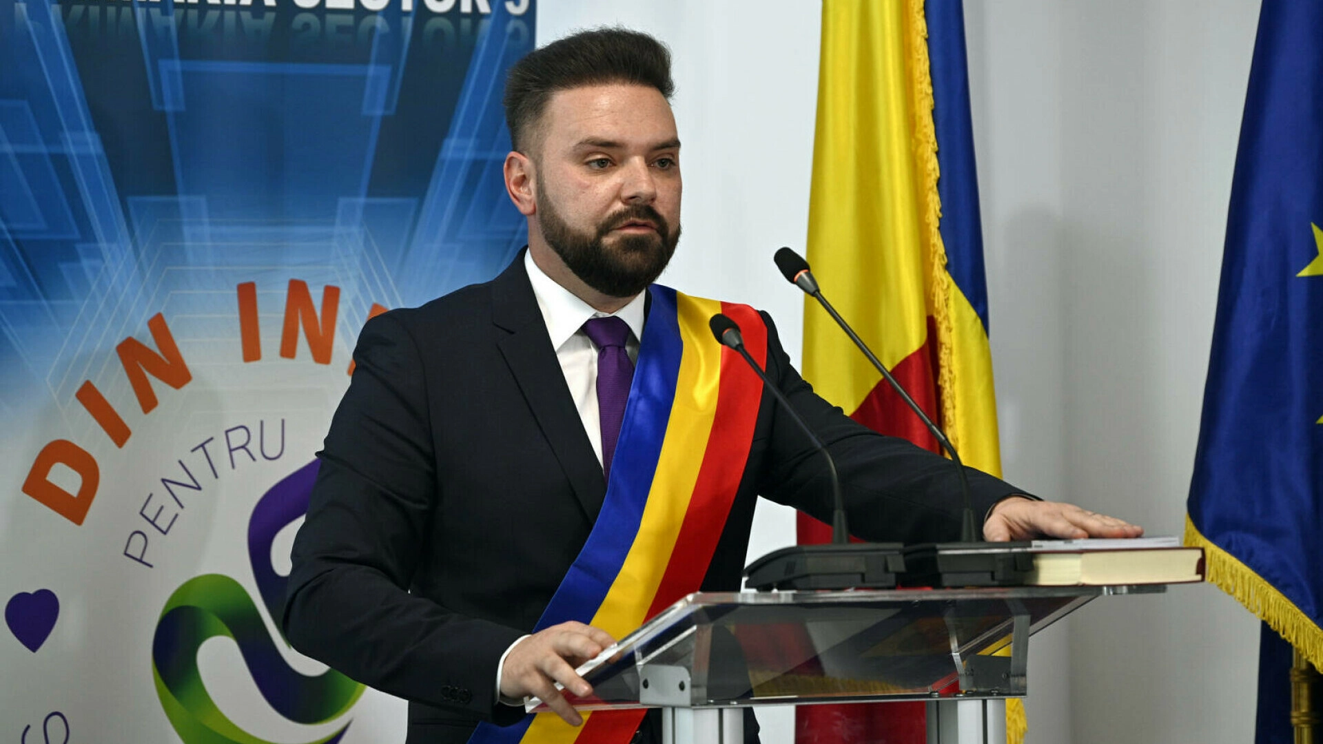 VIDEO Vlad Popescu PIedone a mers să vorbească cu bucureștenii efectați de explozia din Rahova: Fac absolut tot ce îmi stă în putință și intră în atribuțiile mele de primar pentru a-i ajuta