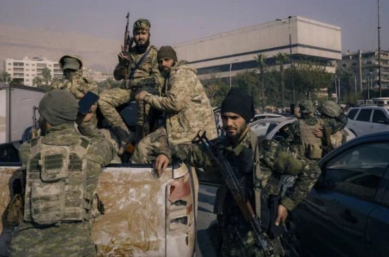 VIDEO Tensiuni grave în Siria: Orașul creștin Suqaylabiyah a fost atacat de islamiști: magazine vandalizate și statuia Fecioarei Maria profanată