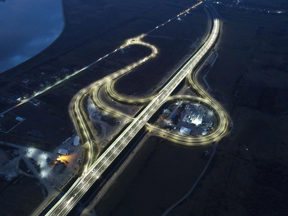 Guvernul Bolojan ia împrumut 500 de milioane de euro de la BEI pentru Autostrada Sibiu-Pitești