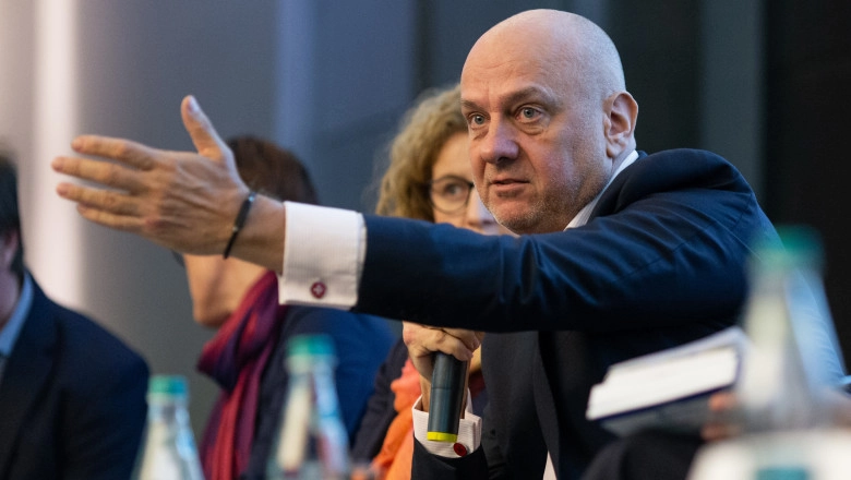 Liderul BNS scoate la suprafață sărăcia din zonele României: "Există judeţe în care un contract de muncă din trei este pe salariul minim"