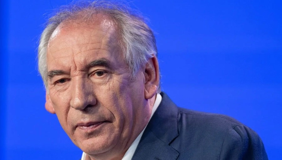 Fostul premier francez François Bayrou a fost spitalizat din cauza unei „gripe foarte severe”