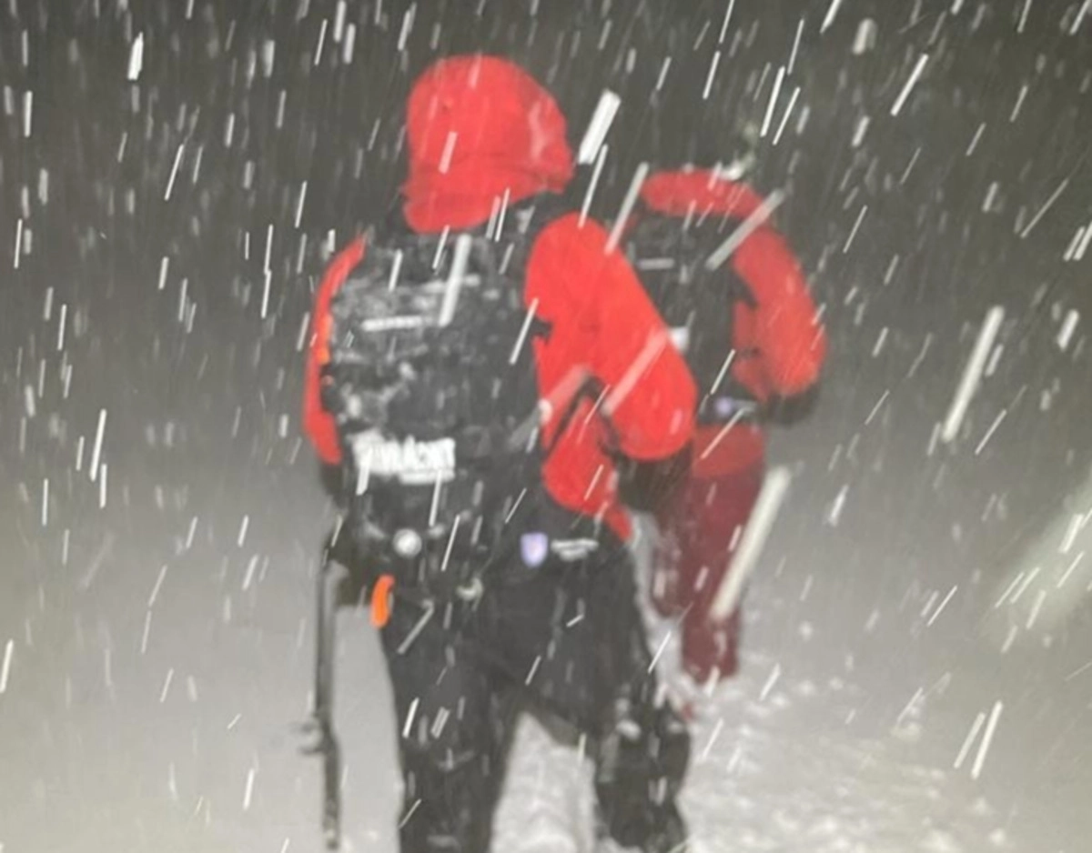 Turişti salvaţi la limită din Piatra Craiului, după o acţiune dificilă şi periculoasă de zece ore a salvamontiştilor