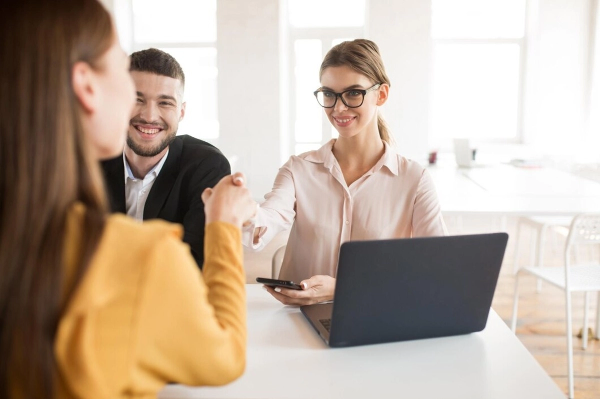 Motivele pentru care ajungi 'într-un punct mort' când aplici pentru un nou job și cum ieși din el - Platformele nu mai sunt locuri unde 'încarci CV-ul și aștepți'