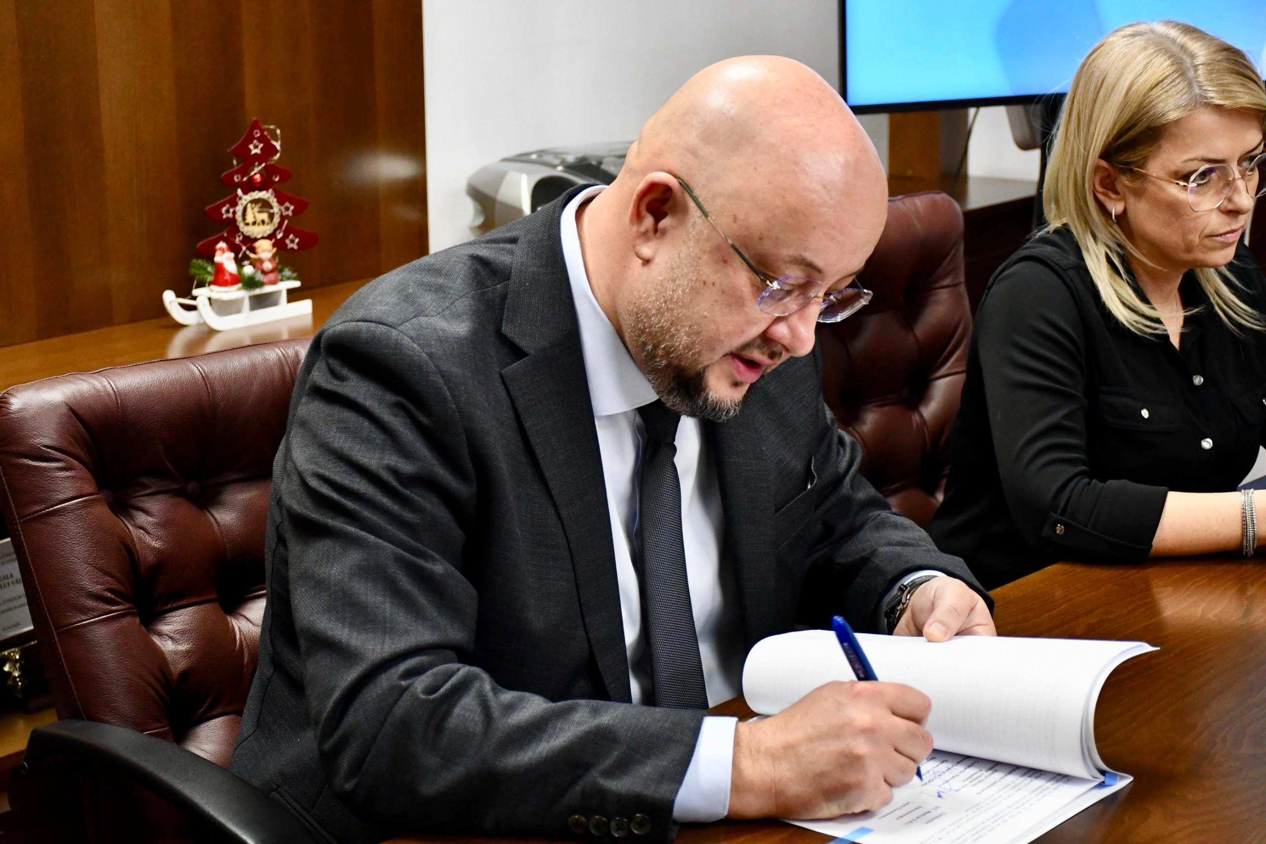 VIDEO Șeful CJ Vâlcea, Constantin Rădulescu: 'Faceți autostrada, dar nu ne distrugeți drumurile!'