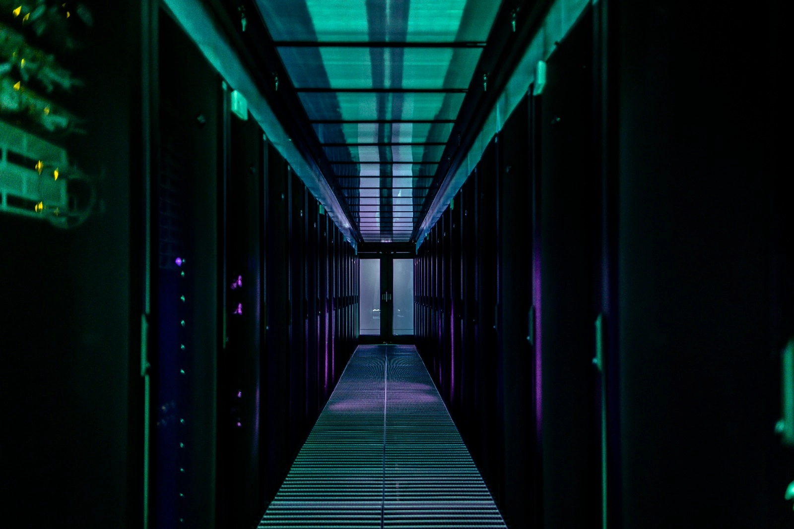 OpenAI a semnat un acord de 38 de miliarde de dolari cu Amazon Web Services, marcând prima colaborare cu liderul global în infrastructura cloud