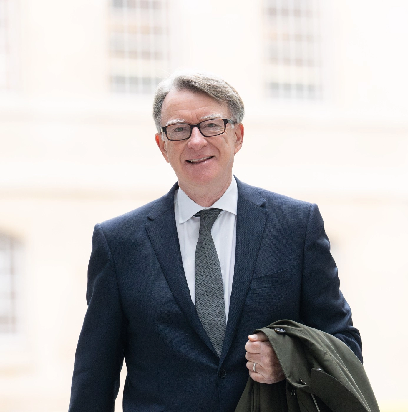 Fostul ambasador britanic în SUA, demis din cauza legăturilor sale cu Jeffrey Epstein, a părăsit duminică seara Partidul Laburist britanic