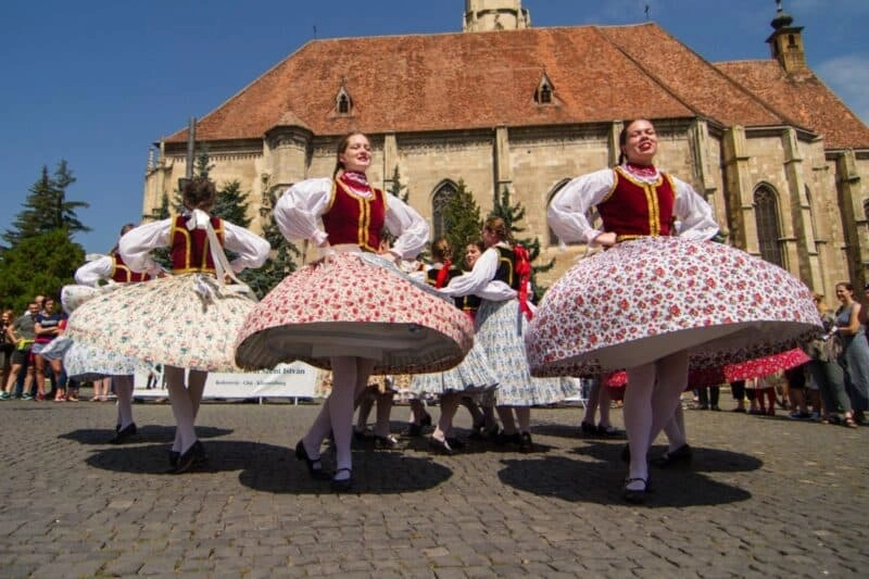Tradiţiile şi valorile româneşti, celebrate la Sfântu Gheorghe şi Chişinău printr-un proiect cultural comun
