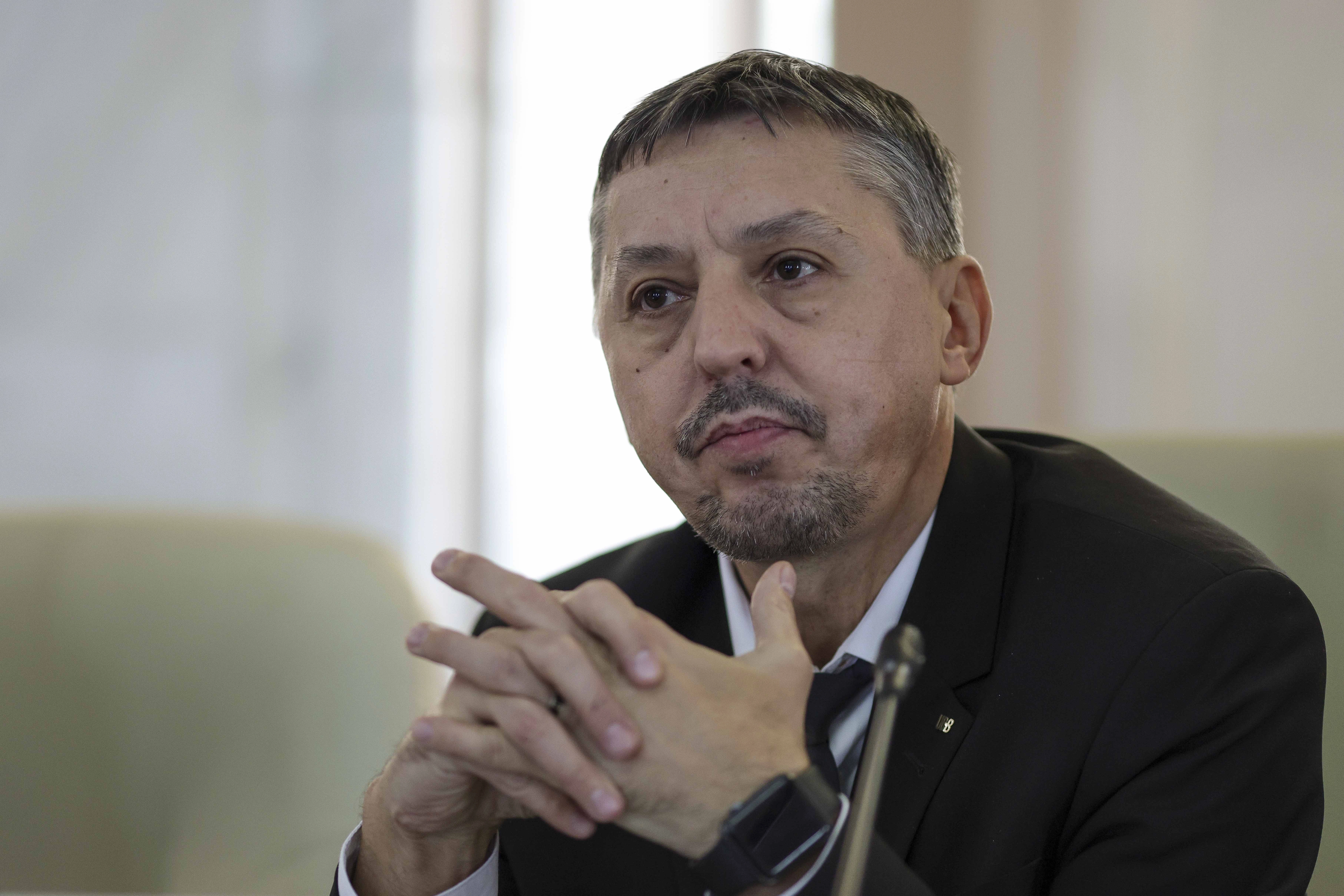 Cursurile se reiau de joi. Ministrul Educației anunță că orele pierdute se recuperarează