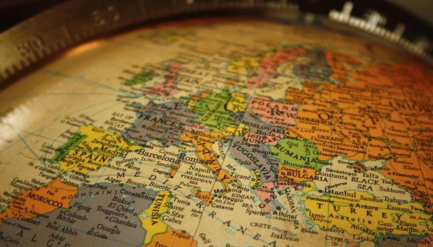 Se naște o nouă dictatură în Europa: Țara vrea să adere la UE, dar partidul aflat la putere vrea să interzică total opoziția