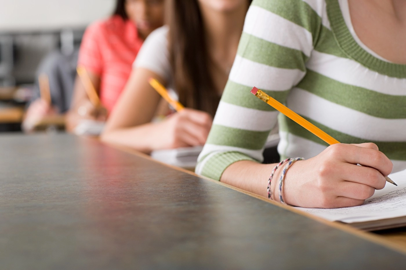 A rămas fără bursă, deși are media 9,85 și este olimpică internațională. Noile reguli impuse de guvern lasă elevii de top fără sprijin financiar