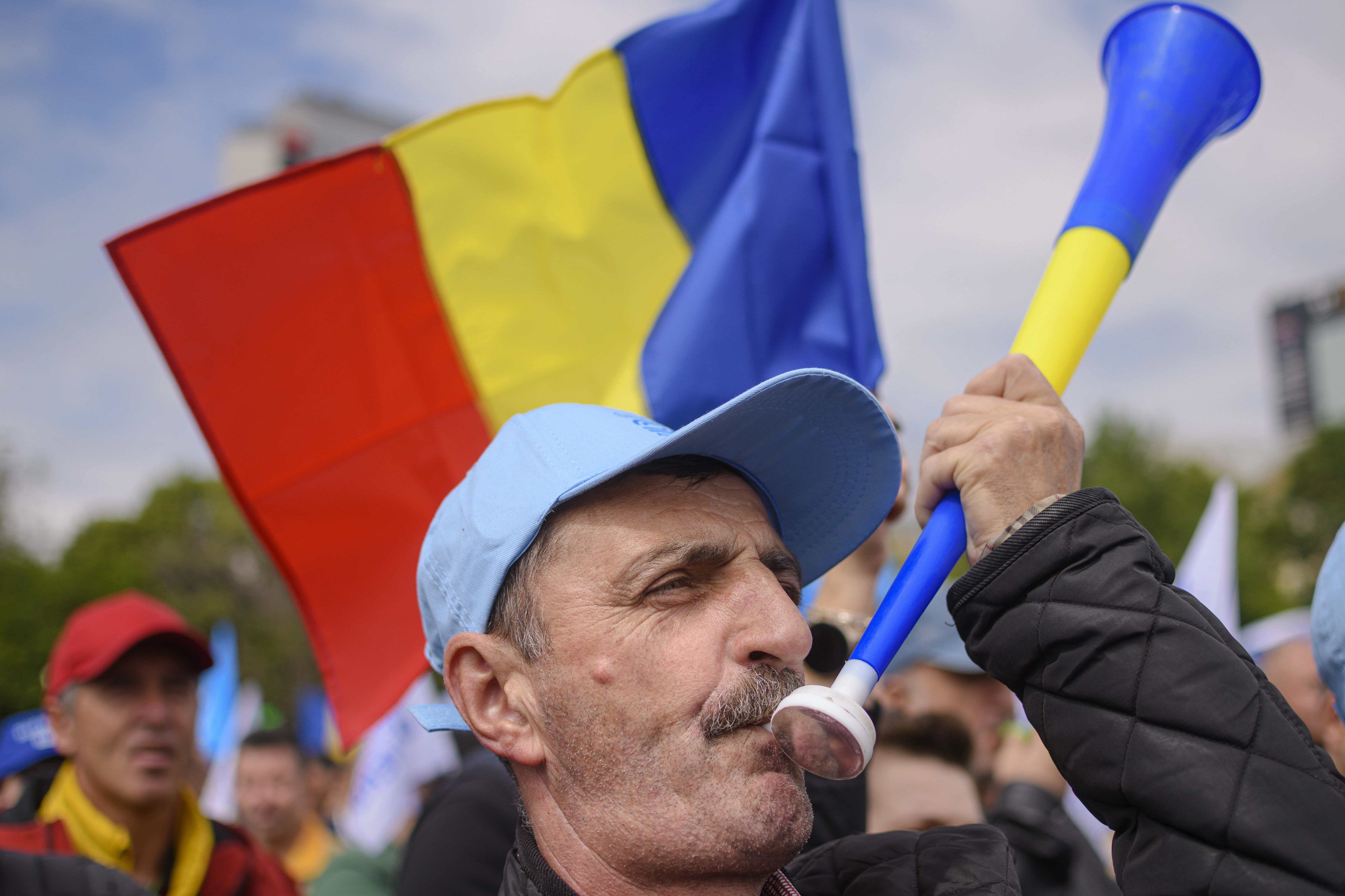 Sindicaliștii ies în stradă: 'Nu mai acceptăm austeritatea!' – Protest uriaș la ușa lui Ilie Bolojan. Ce cer Guvernului