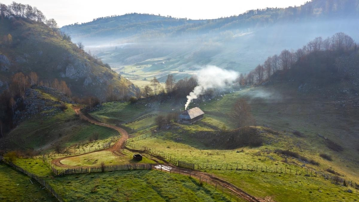 Un vicepremier cere accelerarea procedurilor de atestare pentru Via Transilvanica: "Birocrația nu poate împiedica recunoașterea traseului / Procedura de atestare ar trebui să fie una simplă"