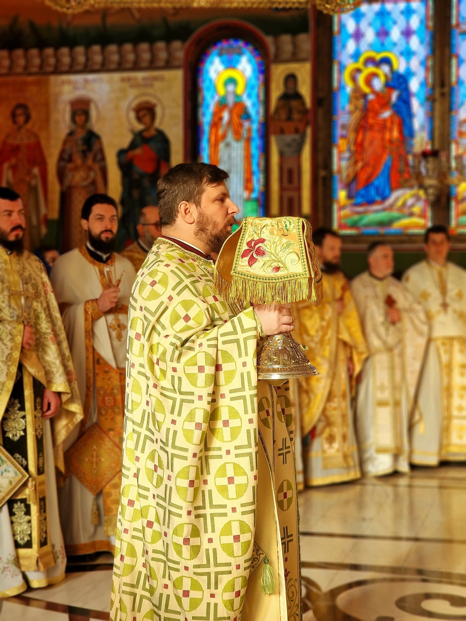 Părintele arhimandrit Serafim Baciu, vicarul Episcopiei Alexandriei, și-a sărbătorit ocrotitorul spiritual la Mănăstirea Pantocrator