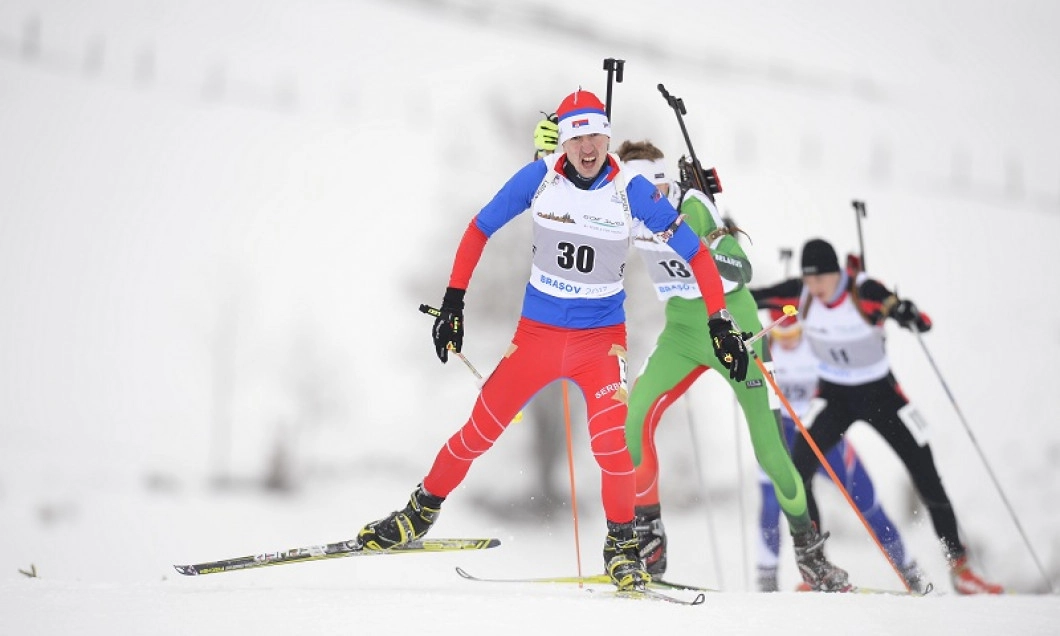 Norvegienii Johannes Hosflot Klaebo şi Kristine Stavls Skistad au obţinut victorii la debutul ediţiei din acest sezon a Cupei Mondiale de schi fond