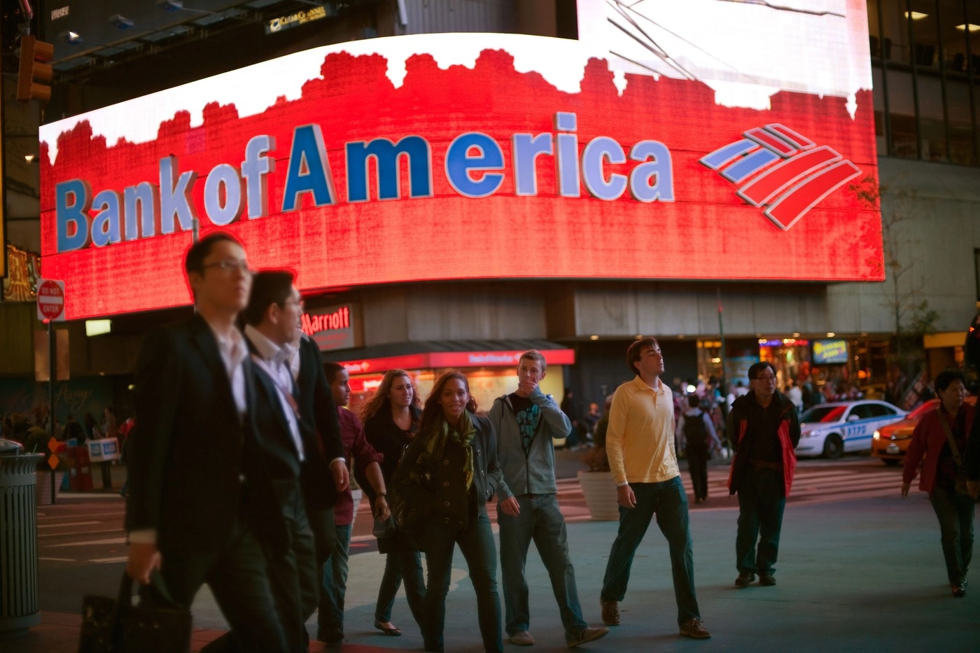 Cazul Epstein: Bank of America acceptă să plătească peste 70 de milioane de dolari pentru a soluţiona un proces civil