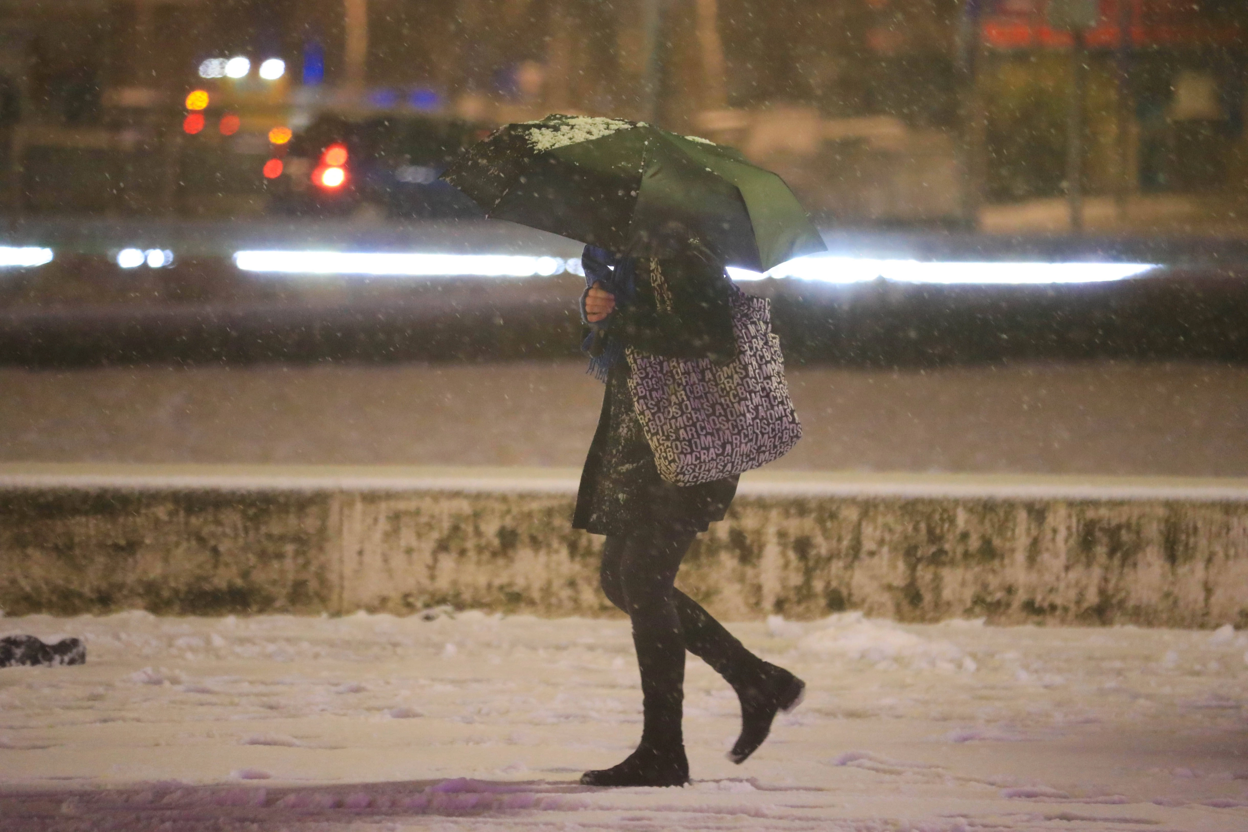 Meteorologii ANM au emis alerte de vreme rea care afectează 10 județe