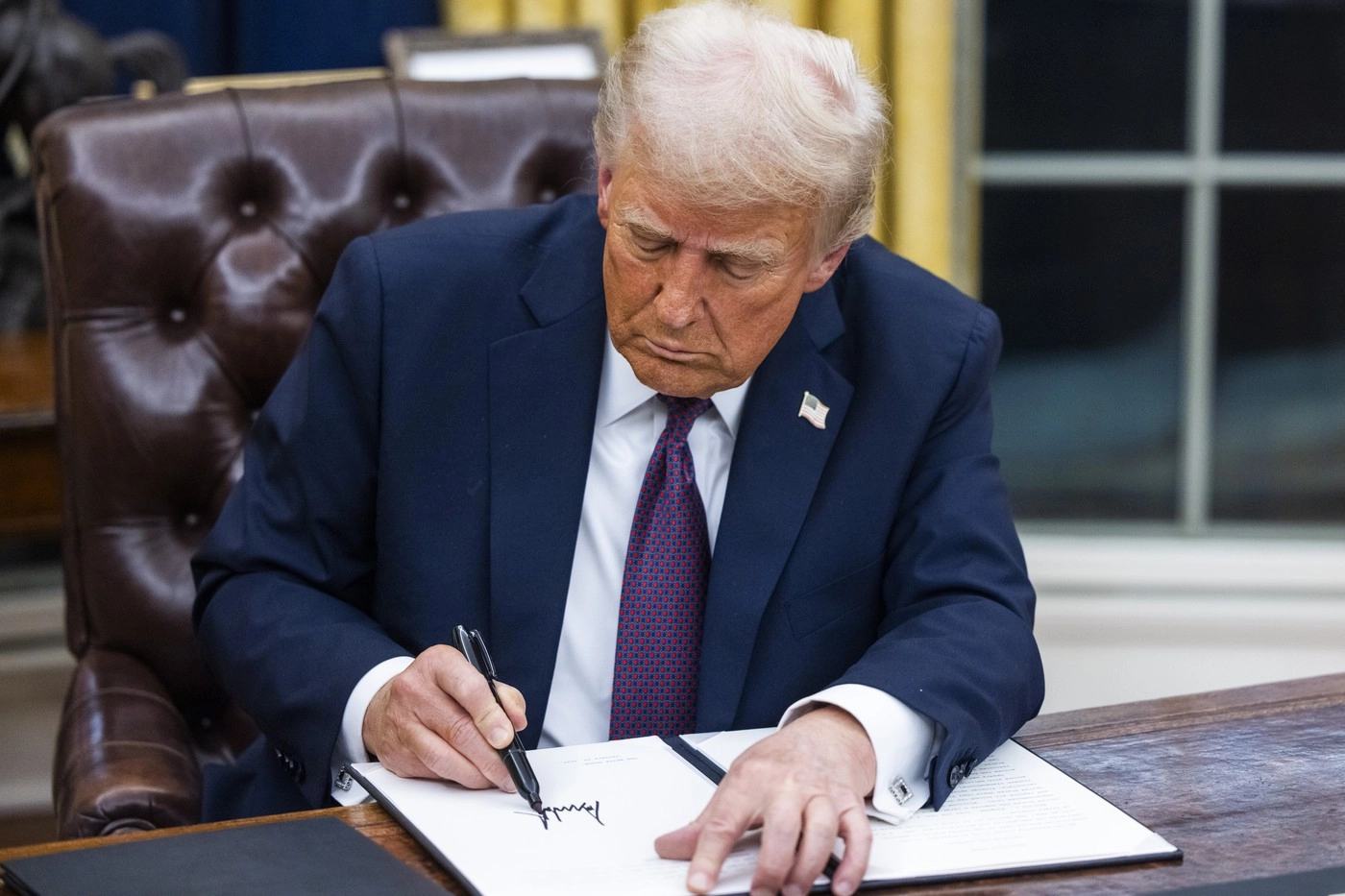 Miliardar grațiat de Donald Trump - Era condamnat pentru conspiraţie la comiterea unei fraude bursiere