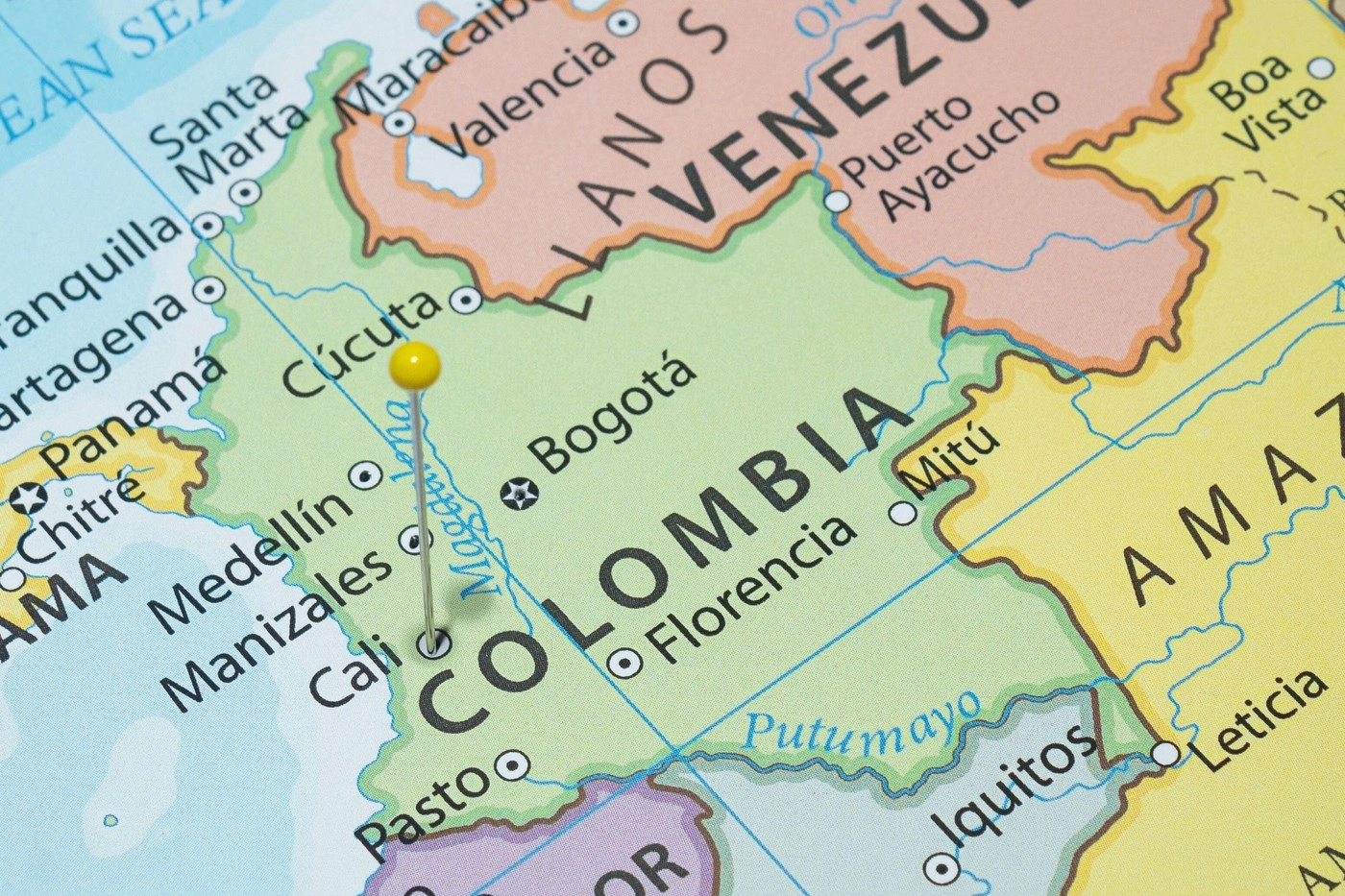 Relații tot mai proaste: Columbia își recheamă ambasadorul din SUA