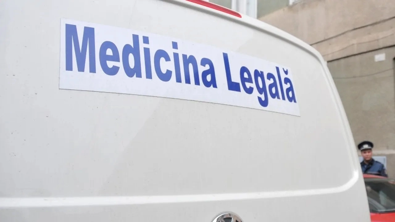 O tânără de 21 de ani a murit, după ce a fost găsită inconştientă în baie