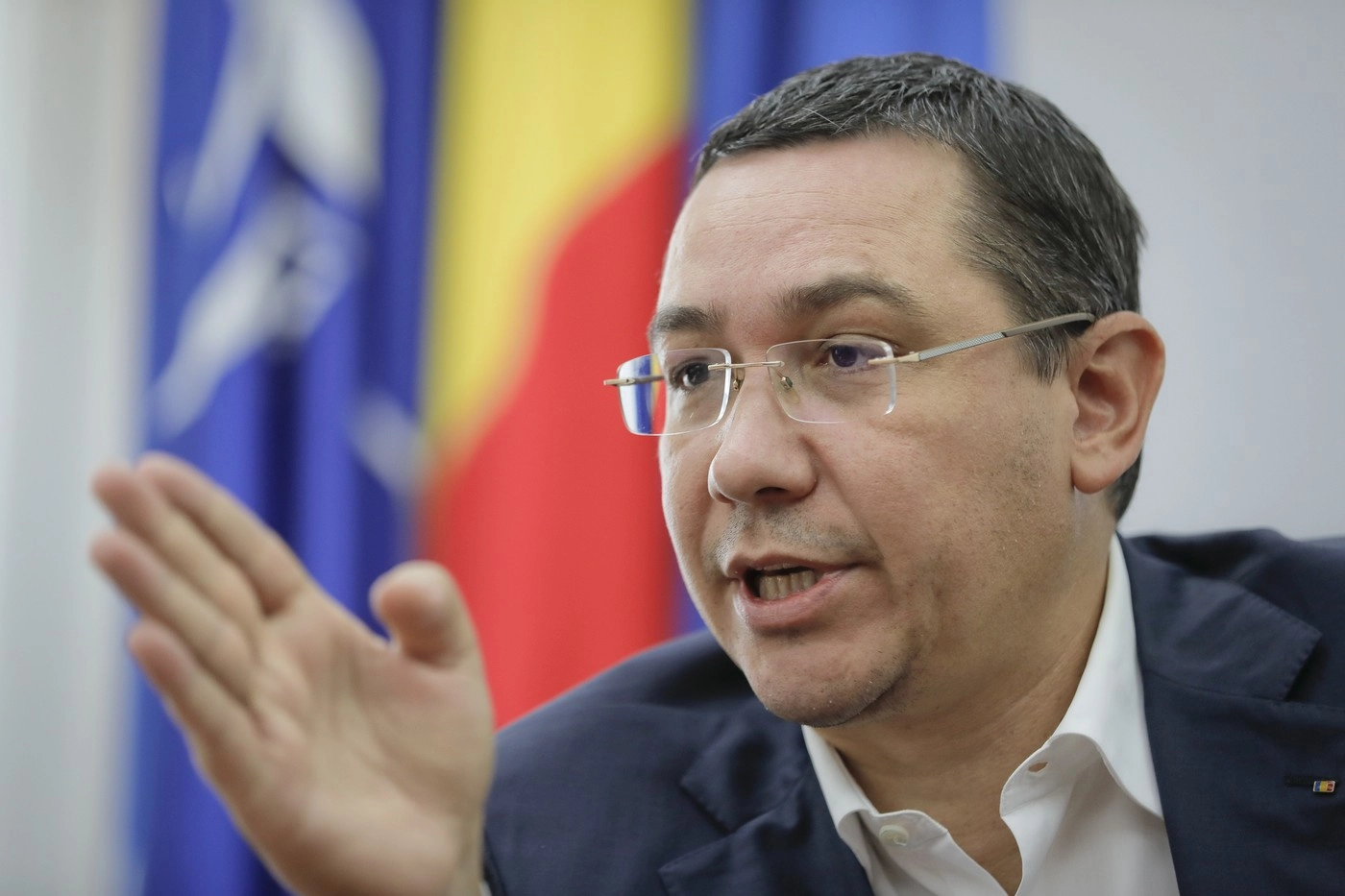 Victor Ponta, atac la USR după anunțul făcut de Ionuț Moșteanu: 'Și împrumutați și cu banii luați'