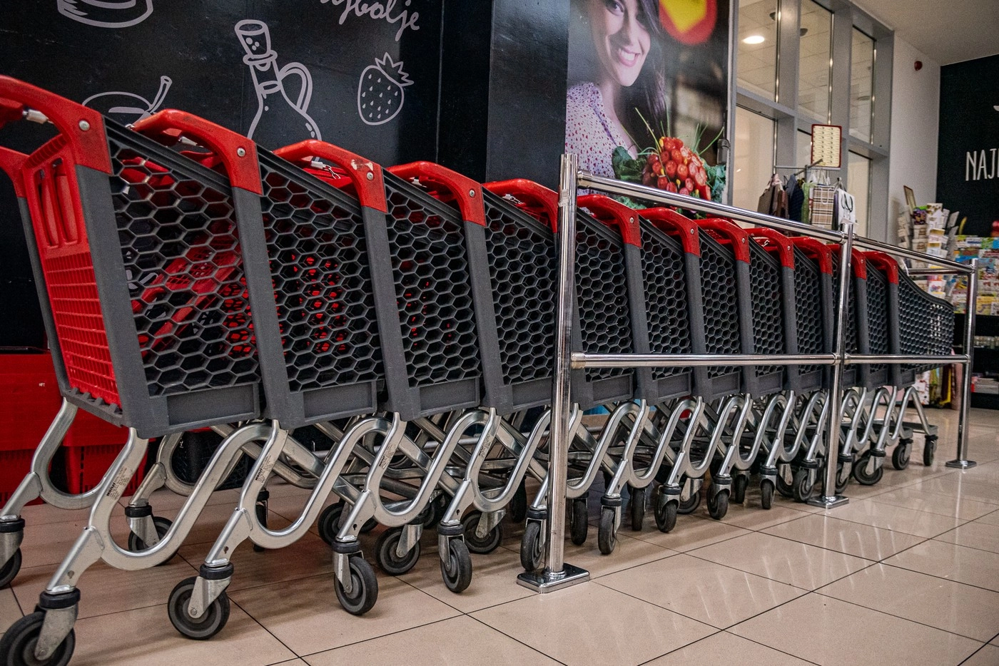 Scandalul 'anti-latrină' zguduie puternic piața: Instanța spulberă un mare jucător din retail, după ce ANPC a intrat pe fir - DOCUMENT