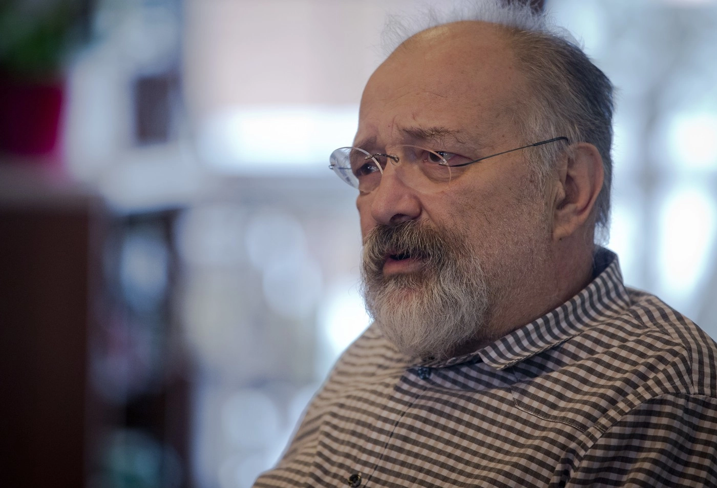 Stelian Tănase, ipoteză explozivă după demisia lui Ionuț Moșteanu: 'A fost lucrat de o branșă a serviciilor. Sunt bani mulți' în joc / Ce avertisment are pentru Guvernul Bolojan