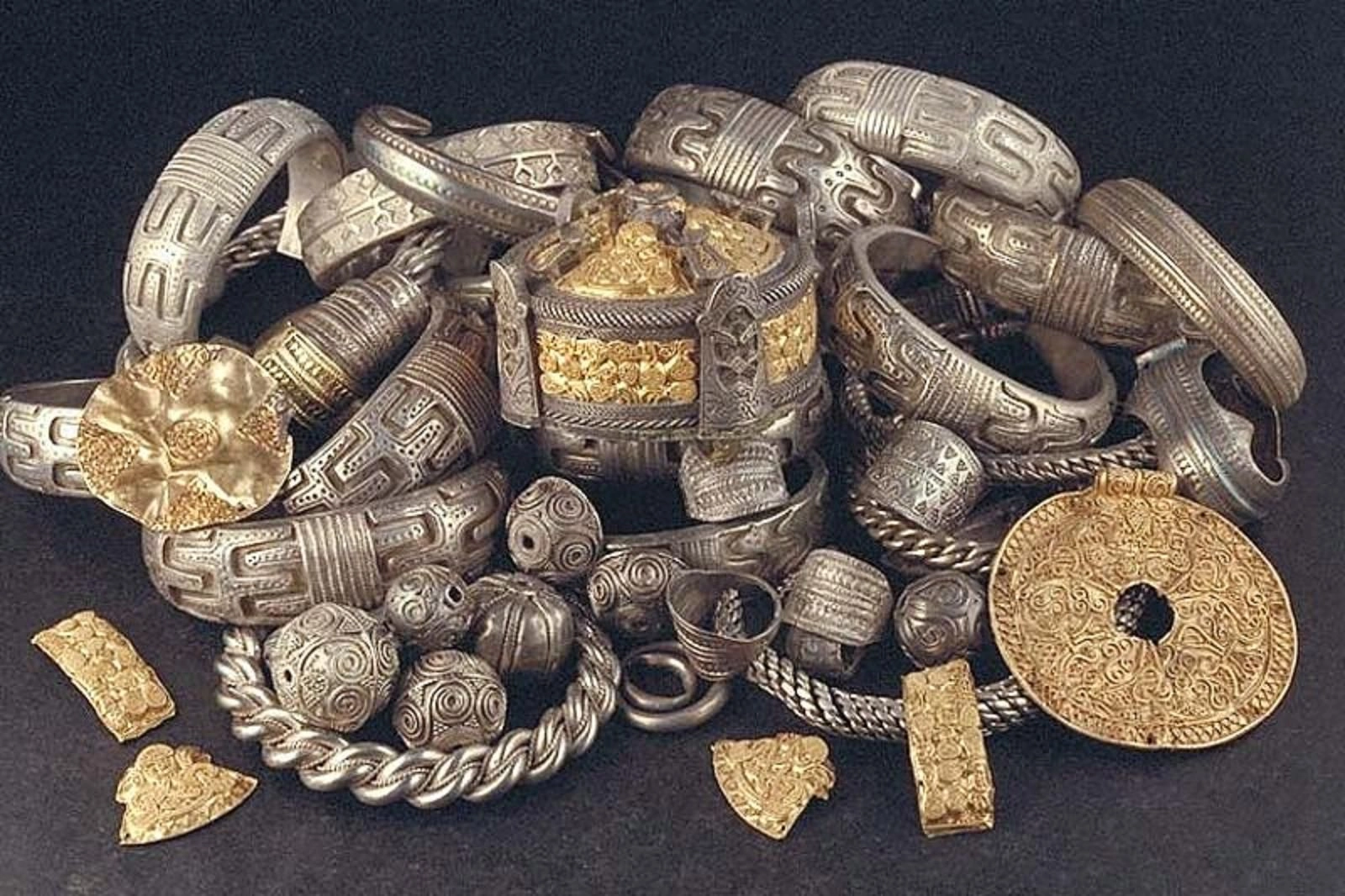 Expoziţia Tezaurului de Aur de la Panaghiurişte se deschide pe 1 aprilie la Muzeul de Istorie din localitate