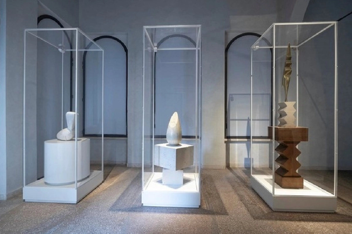 Expoziția 'Brâncuşi. Sculptând cu lumina', în programul Sezonului România-Polonia