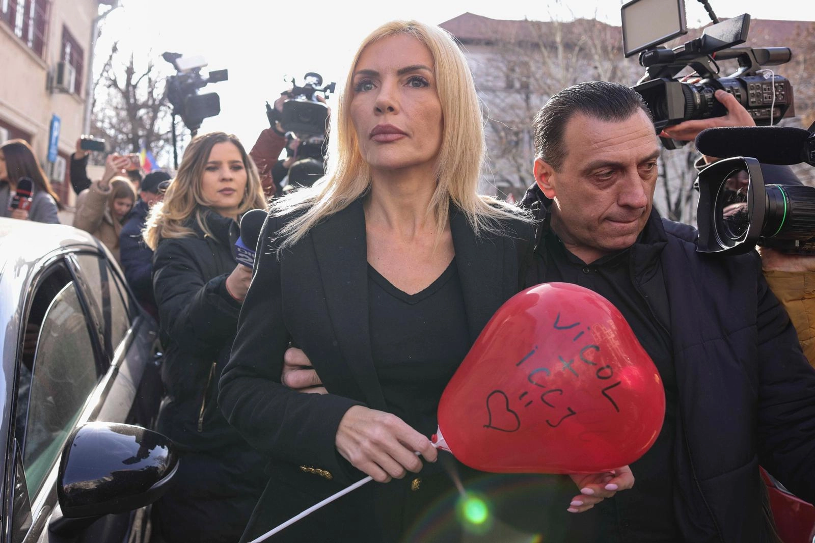 Laura Vicol face matematică intensivă cu George Simion: Au nevoie de spectacol