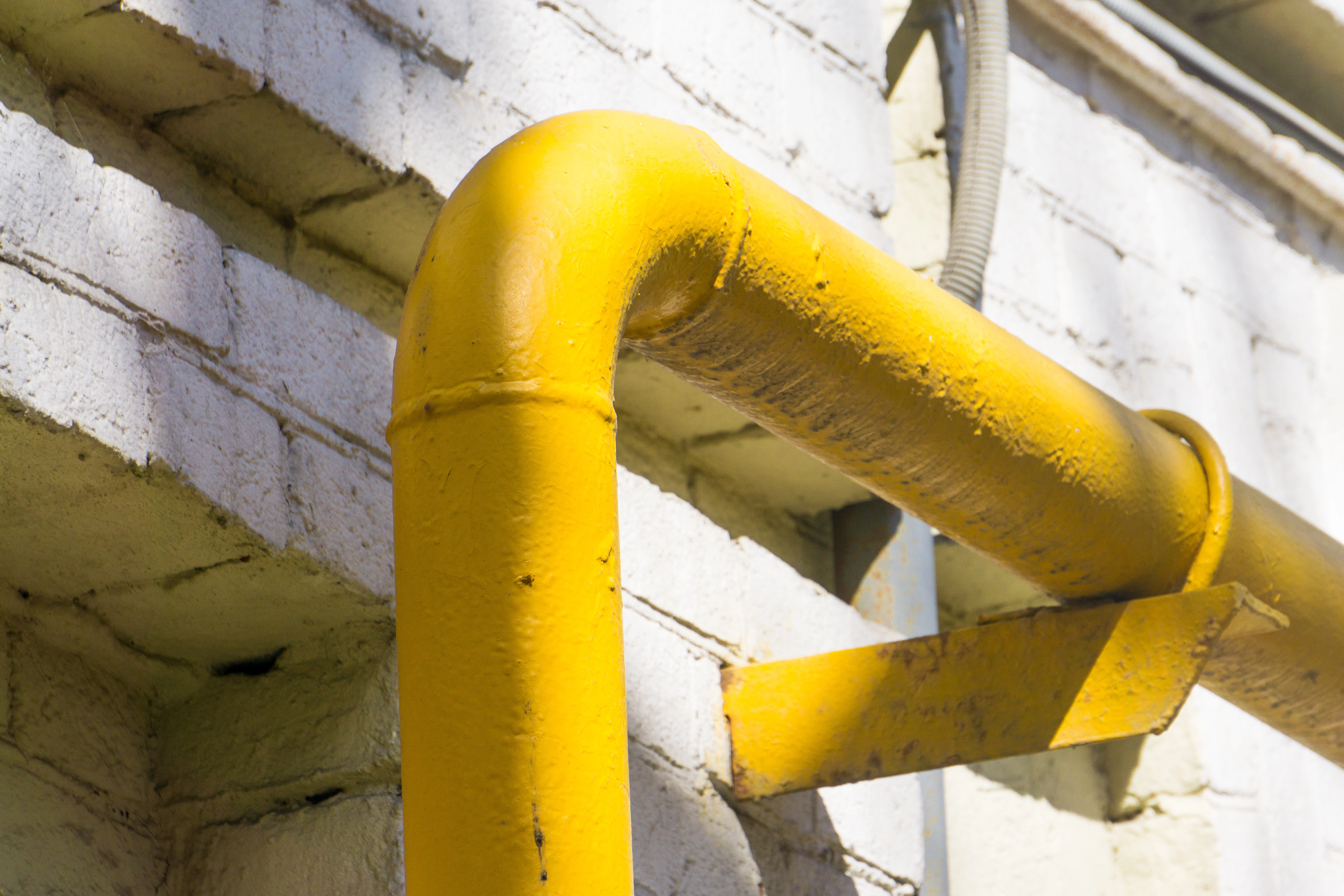 Miros de gaz într-un bloc cu 10 etaje din Zalău. Locatarii au fost evacuați