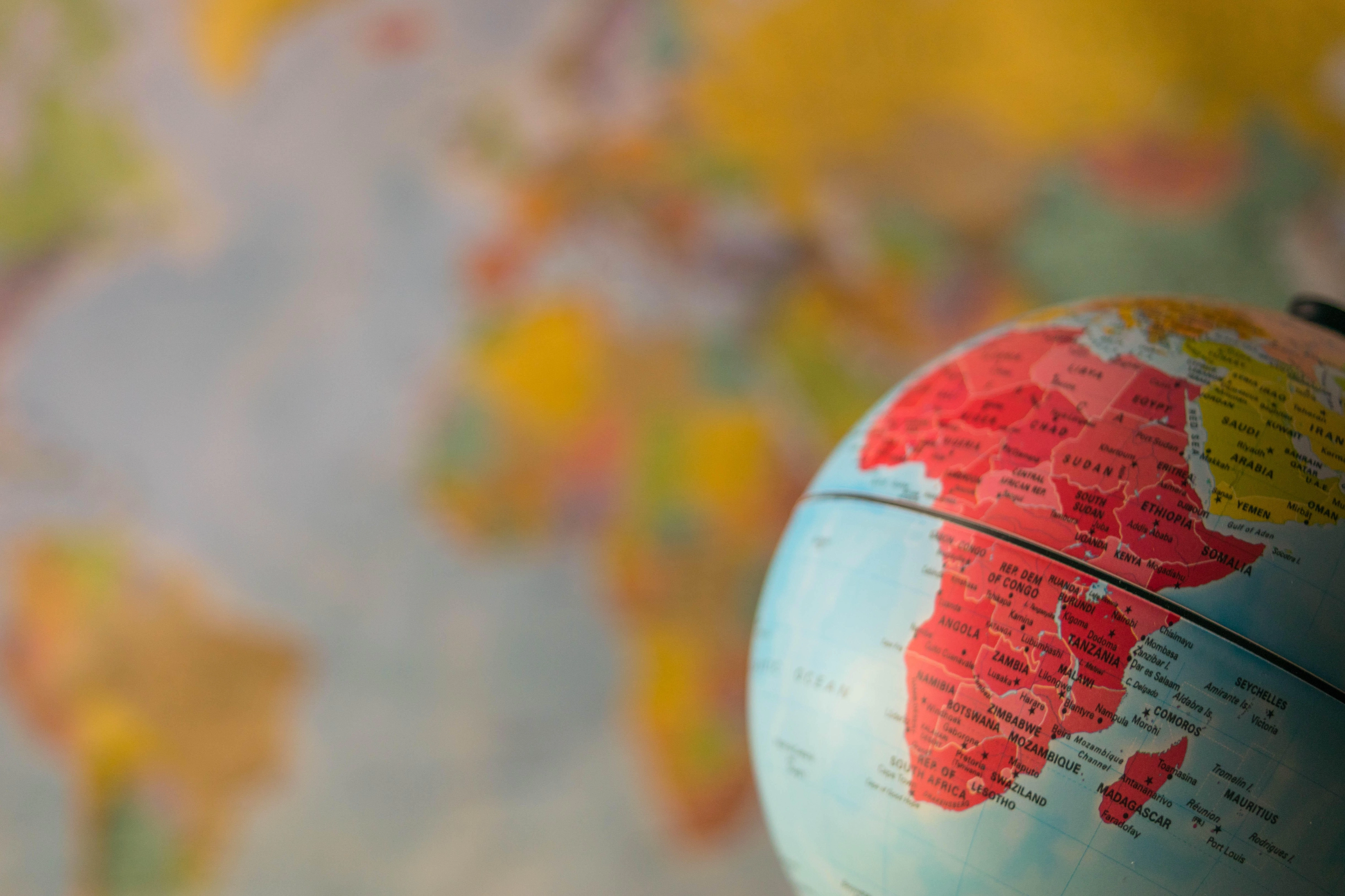 O nouă hartă dezvăluie peisajul care se ascunde sub calota glaciară din Antarctica (studiu)