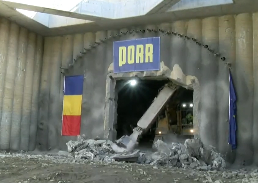 VIDEO Imagini spectaculoase de pe Autostrada Sibiu-Pitești (A1): Au început lucrările la un nou tunel