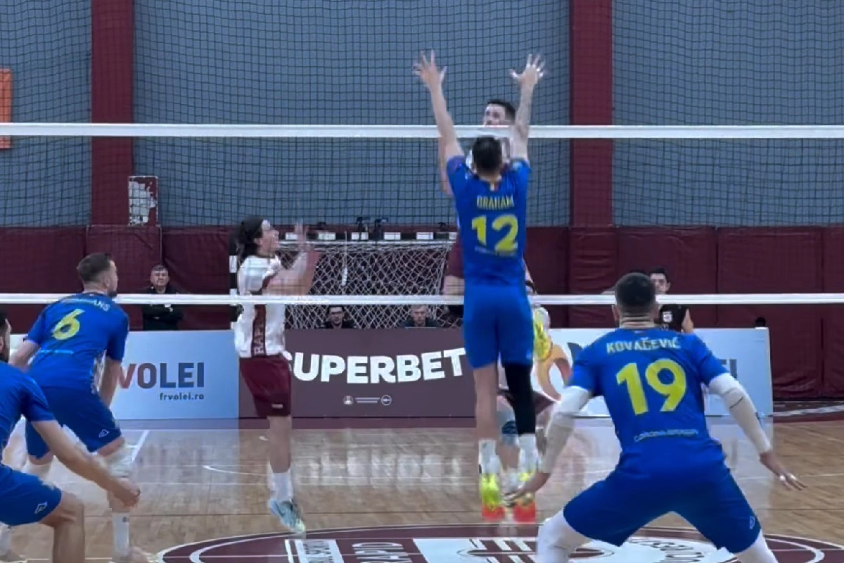 Corona Braşov învinge campioana Dinamo Bucureşti şi câştigă în premieră SuperCupa României la volei