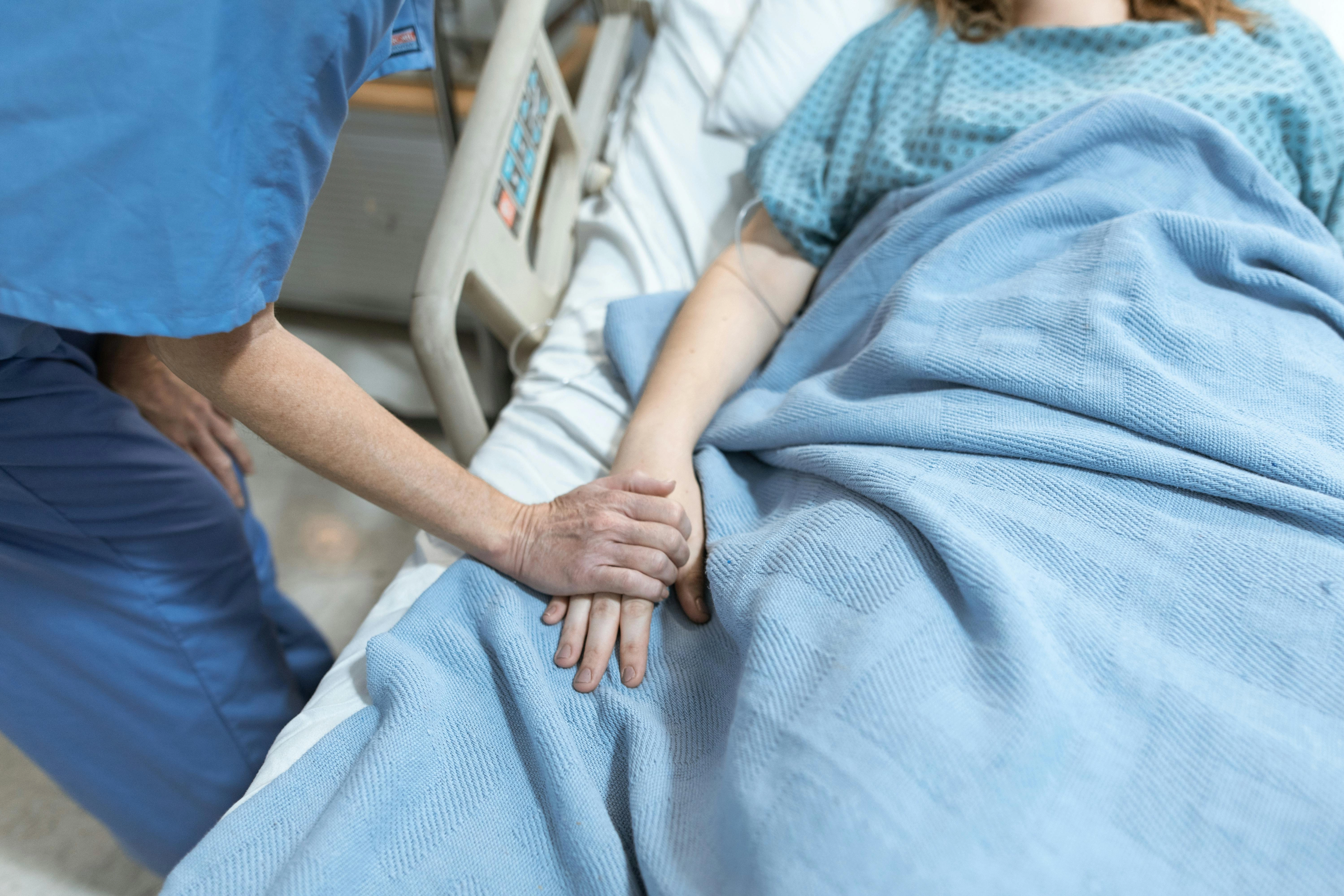 Care ar fi beneficiile existenţei navigatorilor de pacienţi în sistemul public de sănătate: pacienţi mai mulţumiţi, costuri reduse