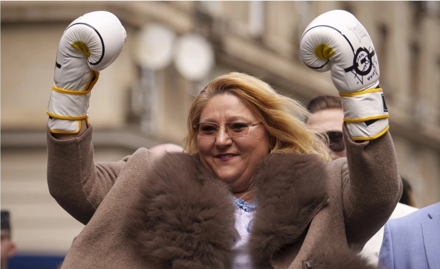 Un an de haos - de la invalidarea candidaturii lui Șoșoacă la audierea din 2025. Statul de drept, pe muchie (comentariu)