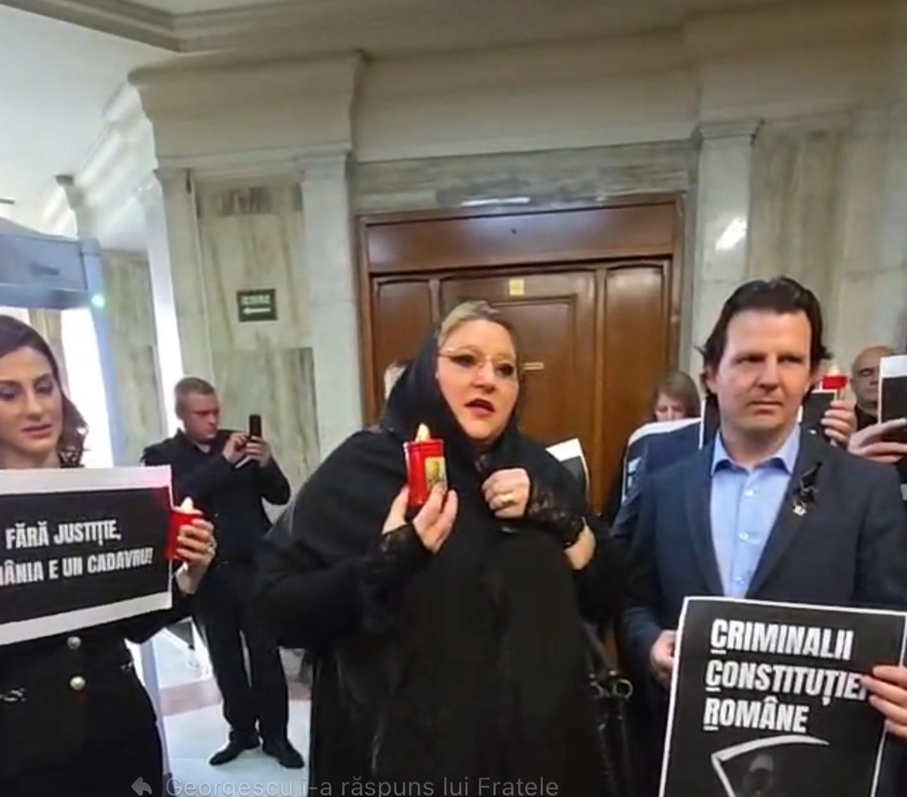 Diana Iovanovici-Șoșoacă își anulează vizita la Paris pentru a participa la înmormântarea lingvistului Mihai Vinereanu