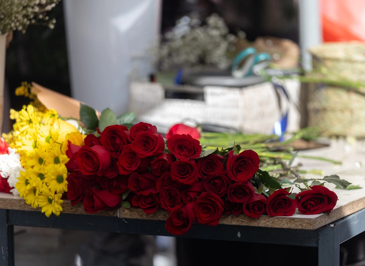 Cât de eficiente sunt monedele puse în vaza cu flori