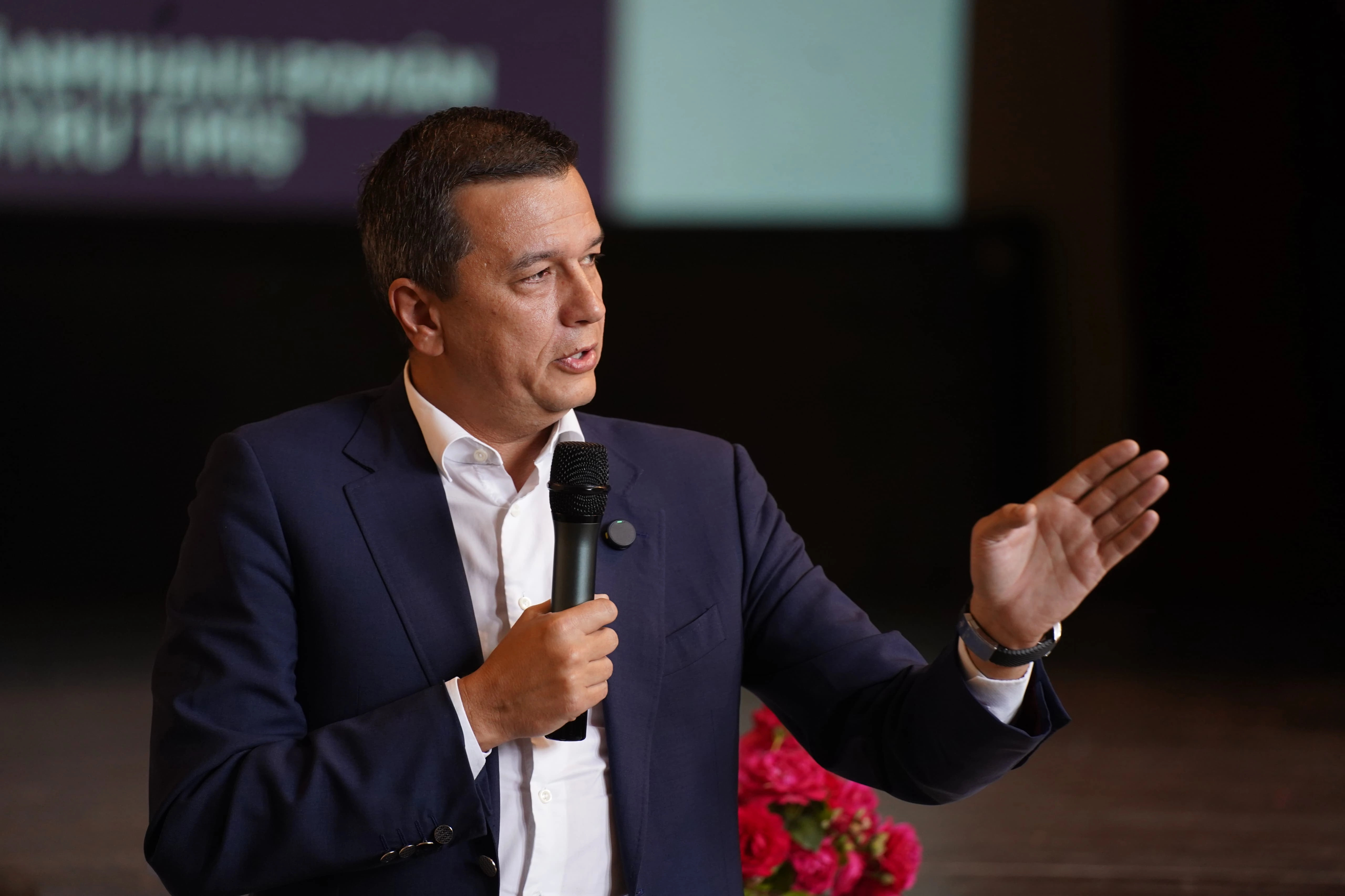 VIDEO Ce spune Grindeanu despre posibilitatea ca sora soției sale să fie ministru al Educației. Aura Danielescu este șefa Inspectoratului Județean Timiș și a fost în centrul unor controverse