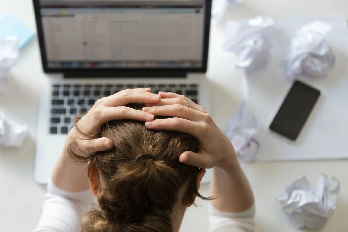 Fără schimbări reale, burnout-ul devine noua epidemie a joburilor moderne (psiholog)