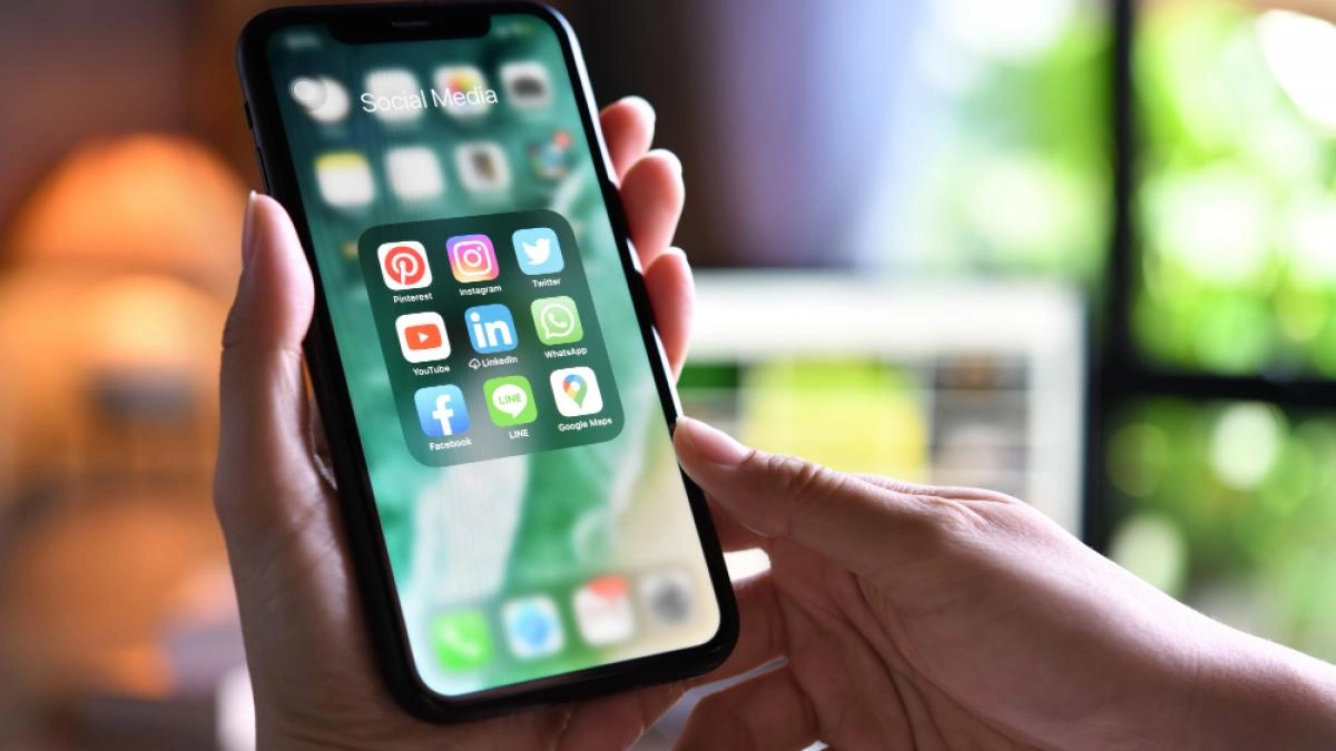 VIDEO Gunoiul s-a transformat în "aur"! Cum și-a păcălit șoferul hacker de pe mașina de salbritate colegii: 110.000 de lei au ajuns în contul său bancar