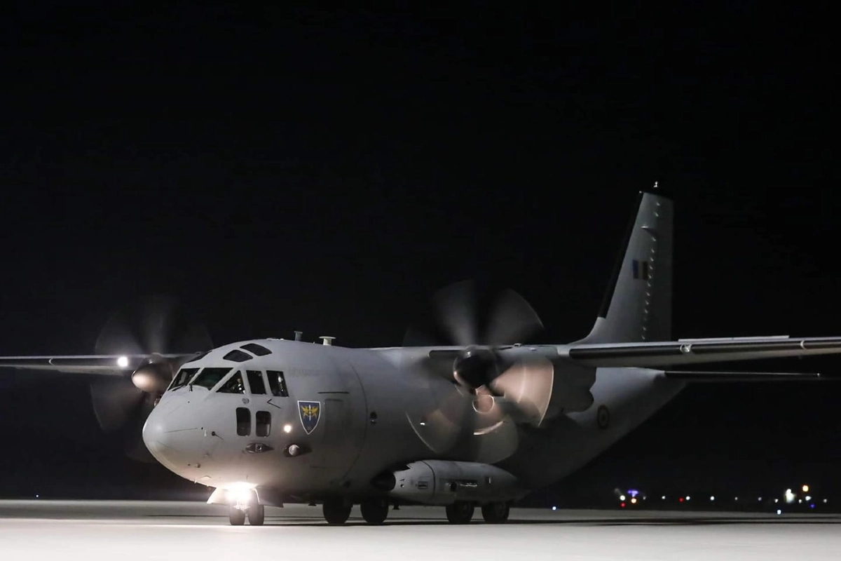 O aeronavă Spartan transportă doi pacienți cu arsuri la Bruxelles