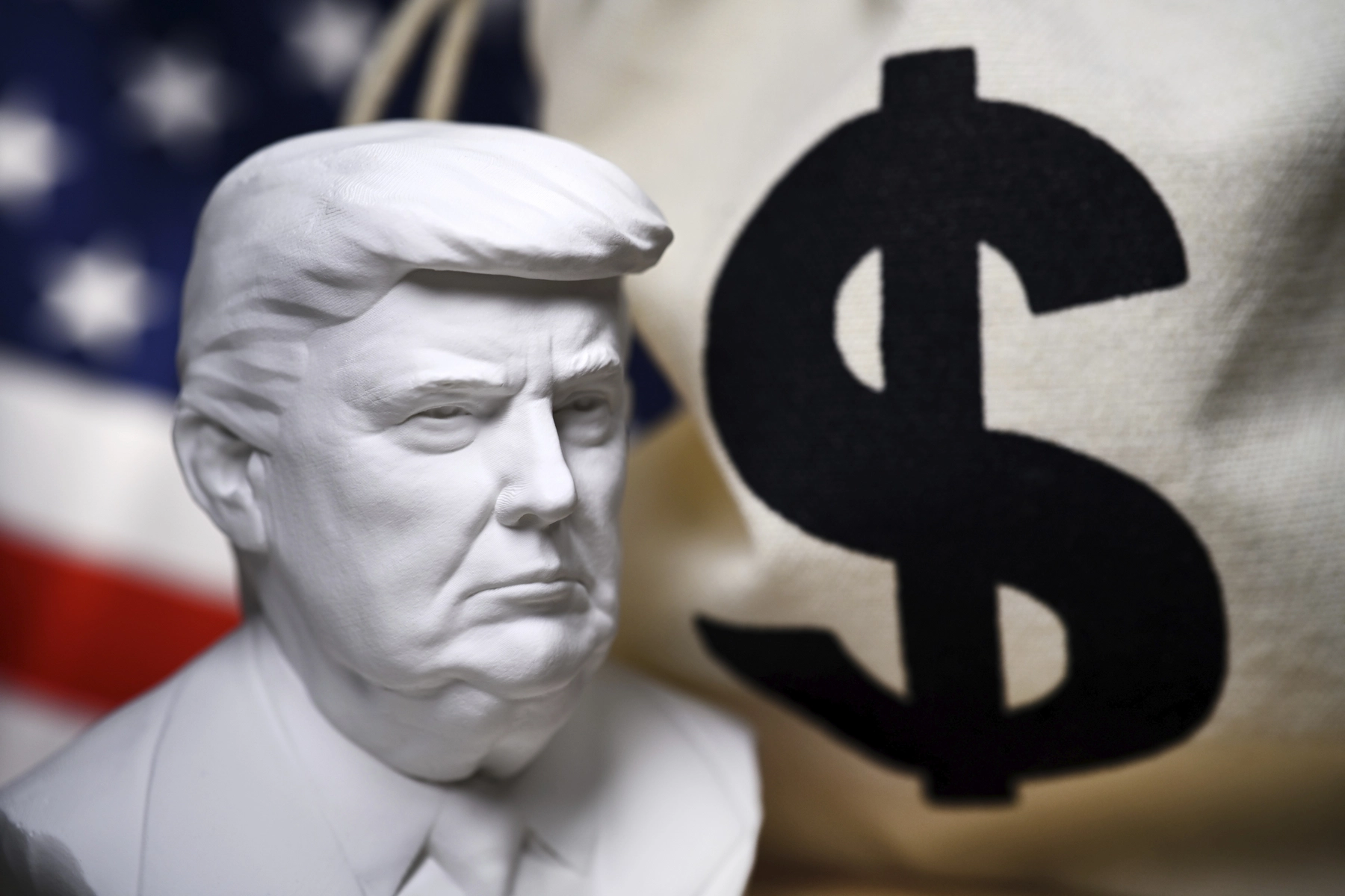 Noua taxă de 100.000 de dolari pentru vizele de muncă stârnește îngrijorare la New York