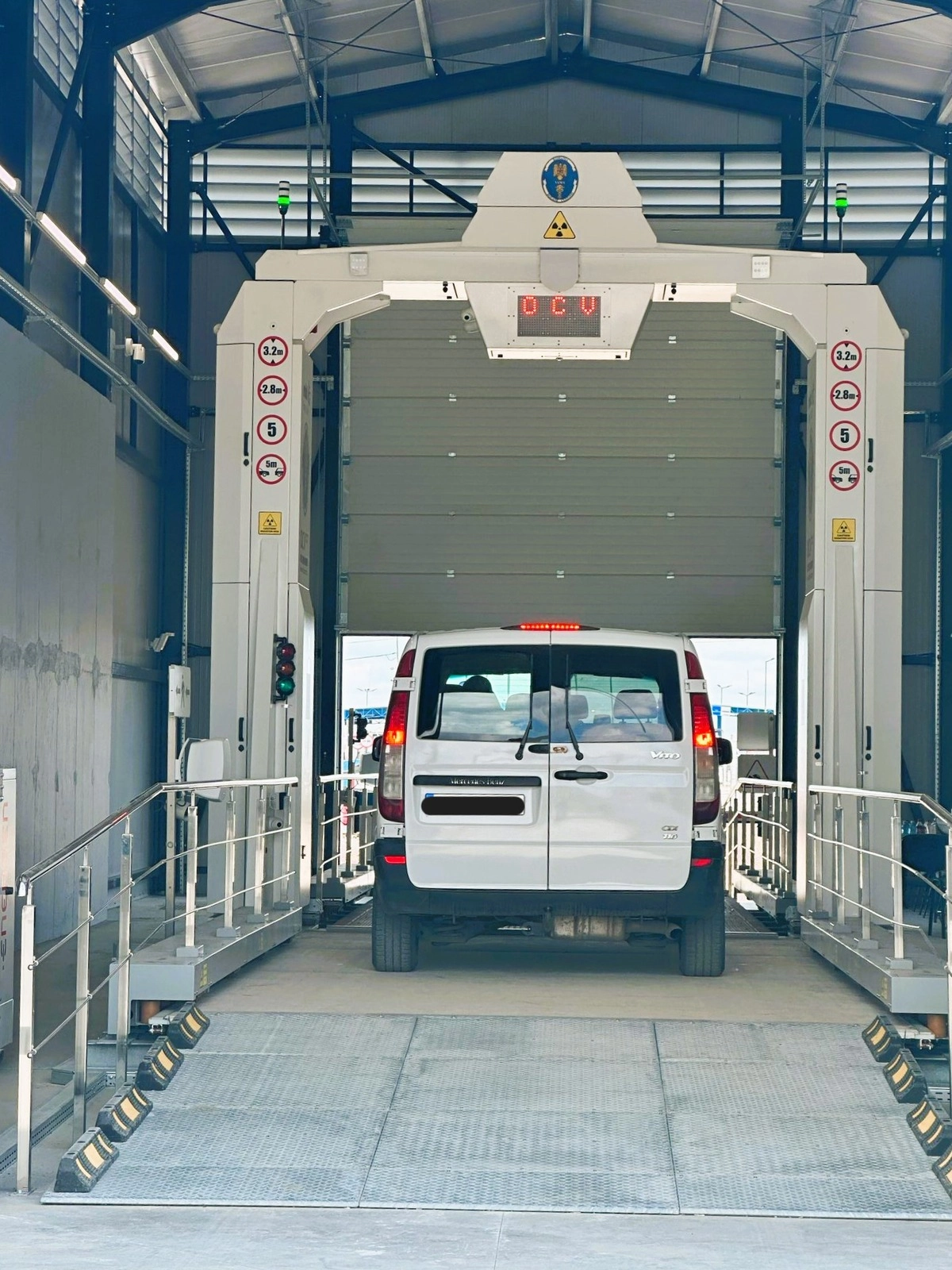 Polițiștii de frontieră au dat lovitura: Marfă de sute de mii de lei, fără documente