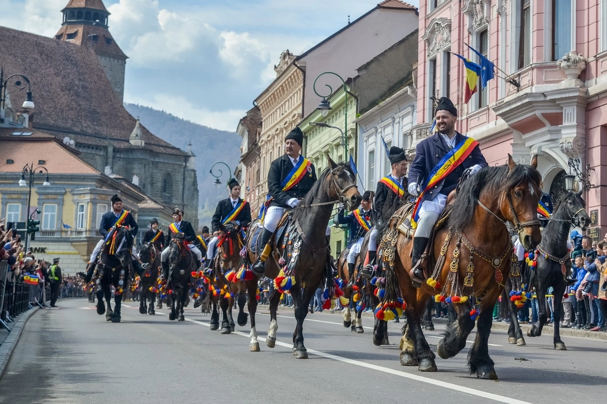 Parada alaiurilor, nelipsită de la Festivalului de datini şi obiceiuri de iarnă 'Steaua sus răsare'