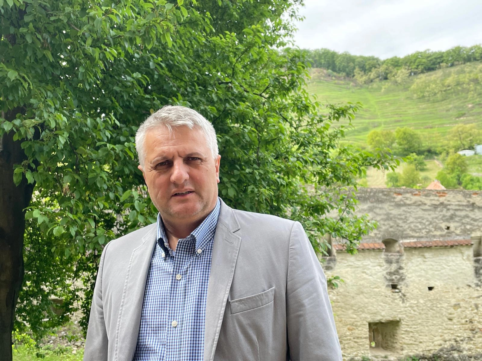 Prezența perturbatoare...